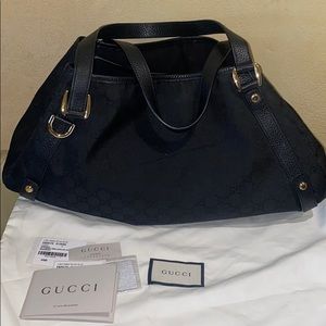 AUTHENTIC GUCCI PURSE W TAGS